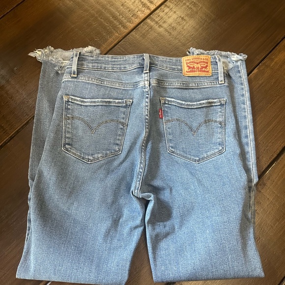 Levi’s Skinny Jeans - Picture 3 of 5